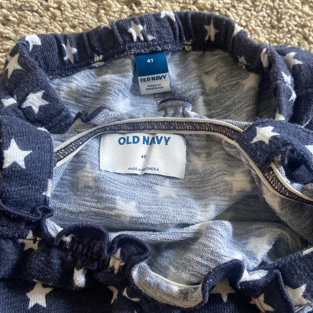 Old Navy Girls Outfit - Stars - Size 4T - Picture 4 of 4